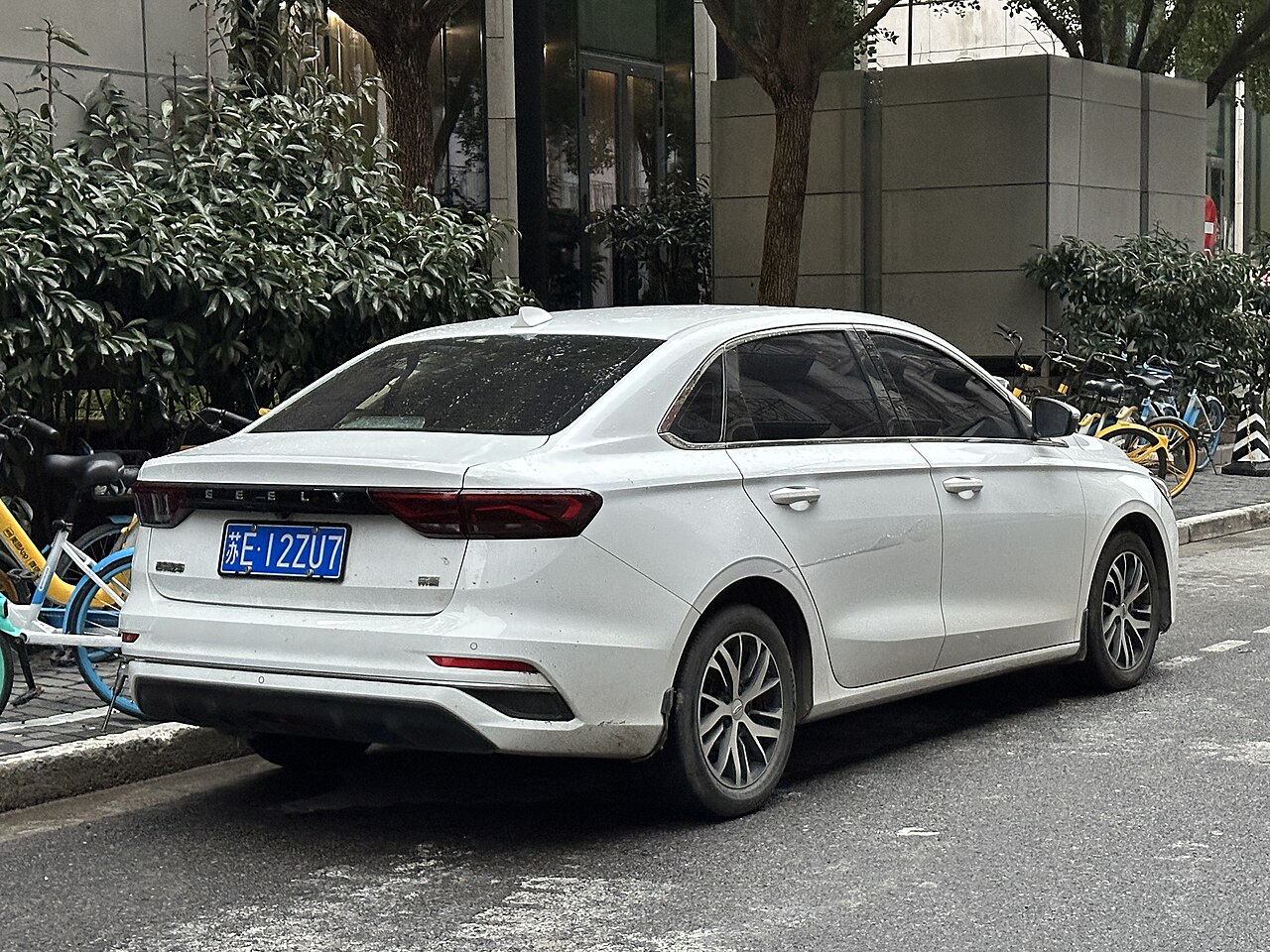 Geely Emgrand — Фото 3 / 4